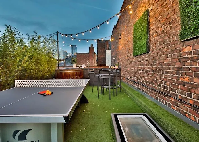 Hammock Heights! Hot Tub,Private Garage,Citycentre